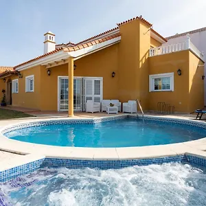 https://home2book-luxury-el-helecho-del-teide-private-pool.adeje-hotels.com